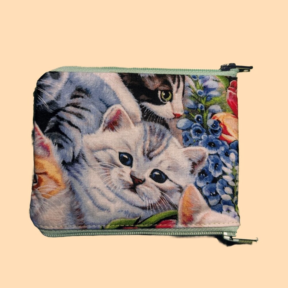 Small Kitten Pouch with Double Zipper - Picture 5 of 5